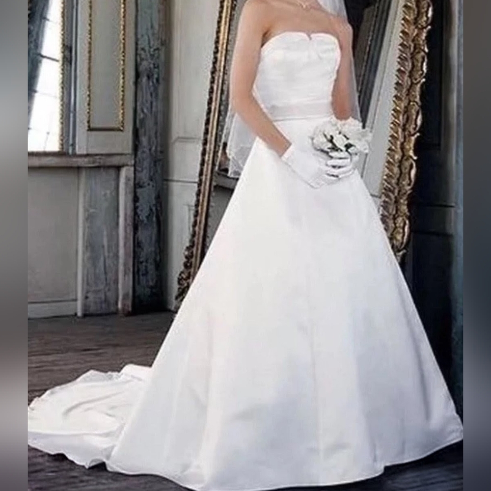 David's Bridal Michaelangelo Satin Wedding Gown Train Strapless Sz 10 PE8120